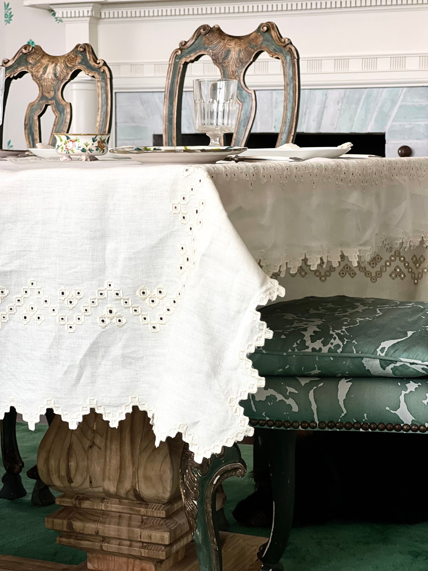 Ziggurat Tablecloth in Ecru Linen